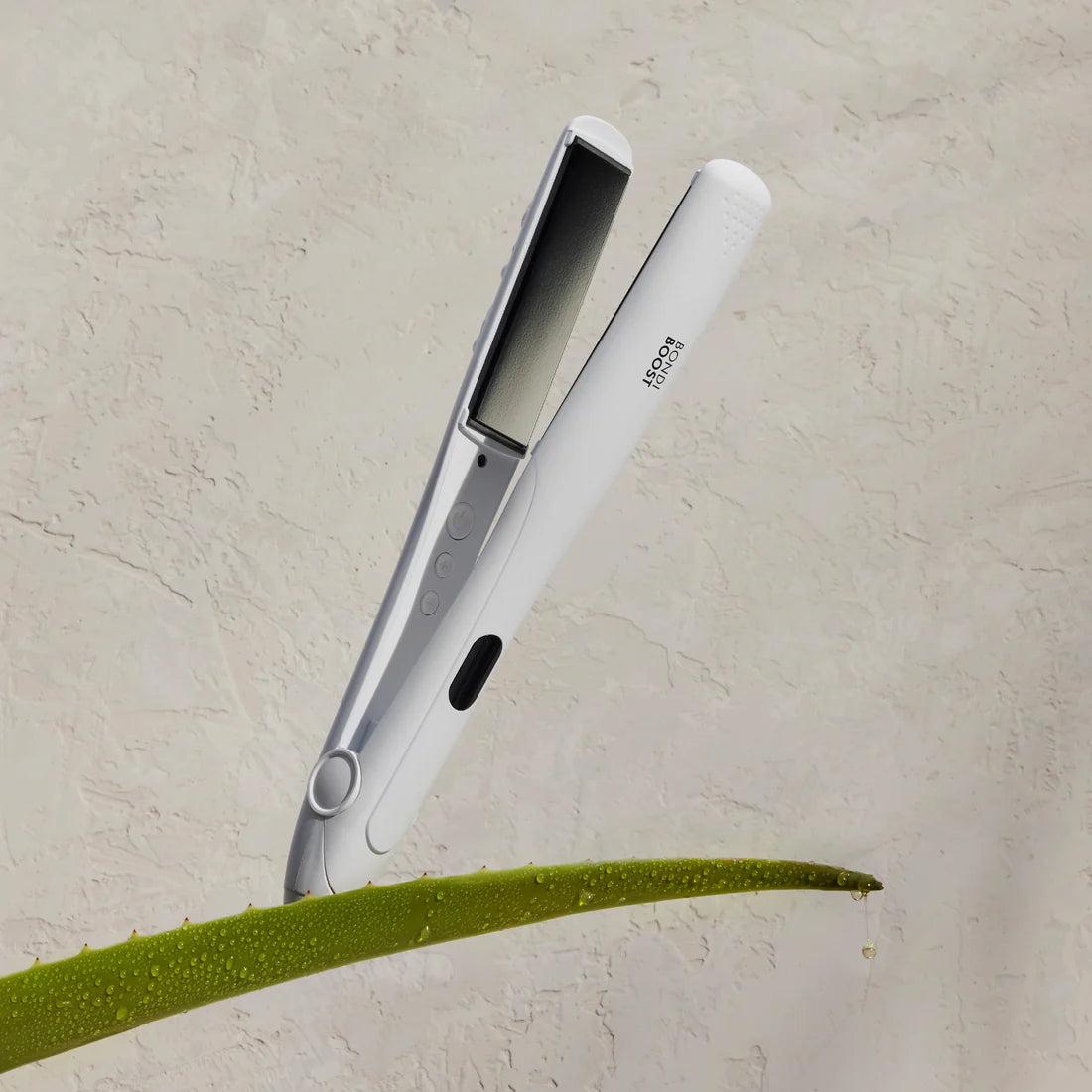 Bondi Boost Aloe Flat Iron Straightener